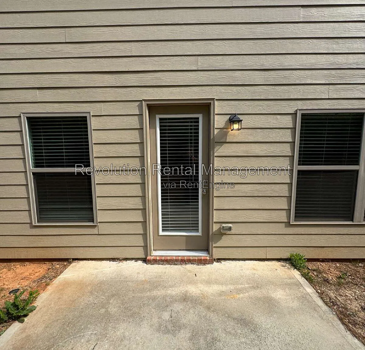 5 bed, 3.0 bath, 2250 sqft, $2,350 — Photo 3
