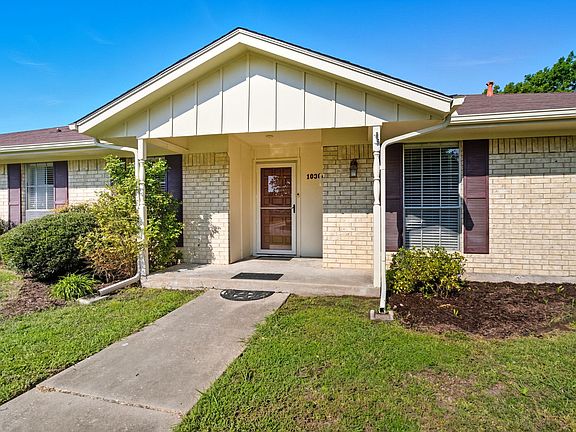 2nd image of 10304 Oak Creek Dr #10304