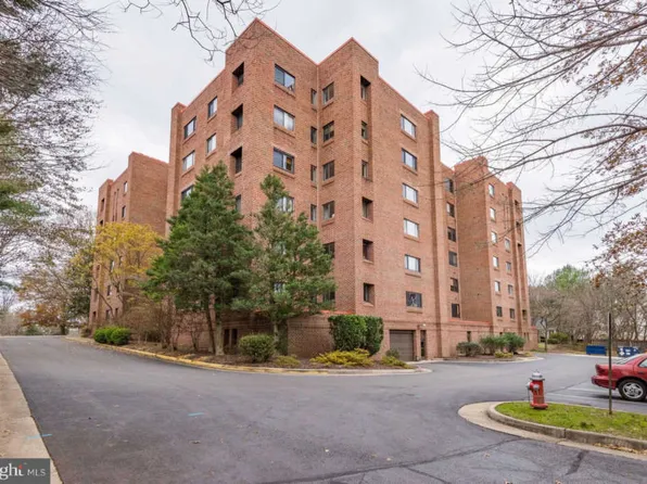 11500 Fairway Dr APT 305, Reston, VA 20190