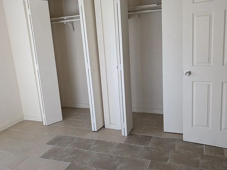 8314 W Melrose St — Photo 10