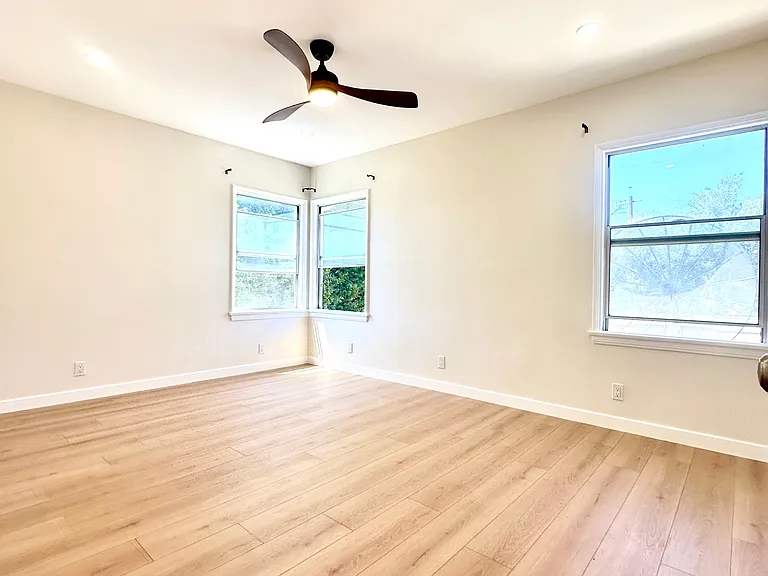 5989 Guthrie Ave #4 — Photo 9