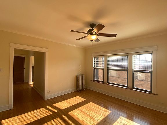 2nd image of 4422 N Greenview Ave APT 2W
