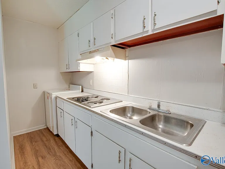 1328 Oshaughnessy Ave NE #B — Photo 16