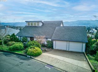 2001 NW Excello Dr, Roseburg, OR 97471