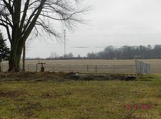 2244 E Sycamore Dr, Rochester, IN 46975