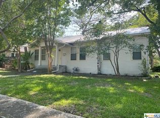 312 S Sycamore Ave, New Braunfels, TX 78130