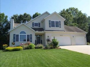 30202 Cobus Lake Dr, Elkhart, IN 46514
