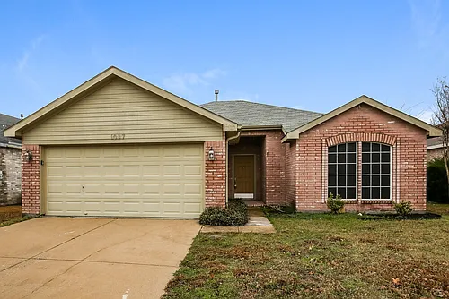 1037 Harriman Dr Photo 1