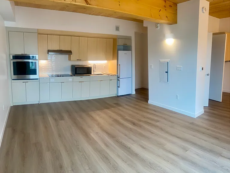 154 Broadway #210 — Photo 4