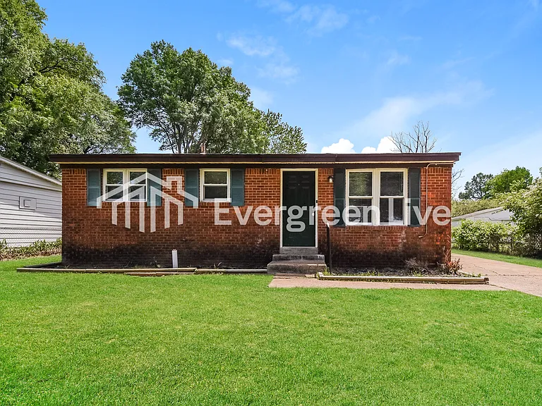 1597 Whitehead Dr — Photo 3