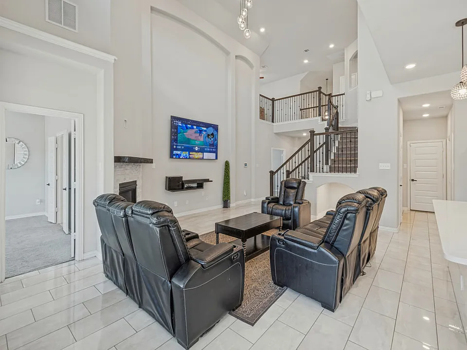 1267 Binfield Dr