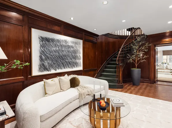 111 East 61st Street TOWNHO image 2 of 17