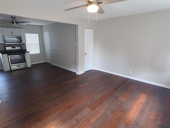 3rd image of 3225 Davis Ave