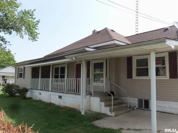 201 N Walnut St, Sesser, IL 62884