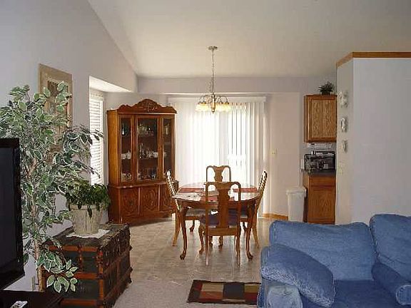 4th image of 1822 Edgewood Dr