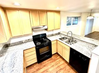 925 N 35th St APT 2, Seattle, WA 98103