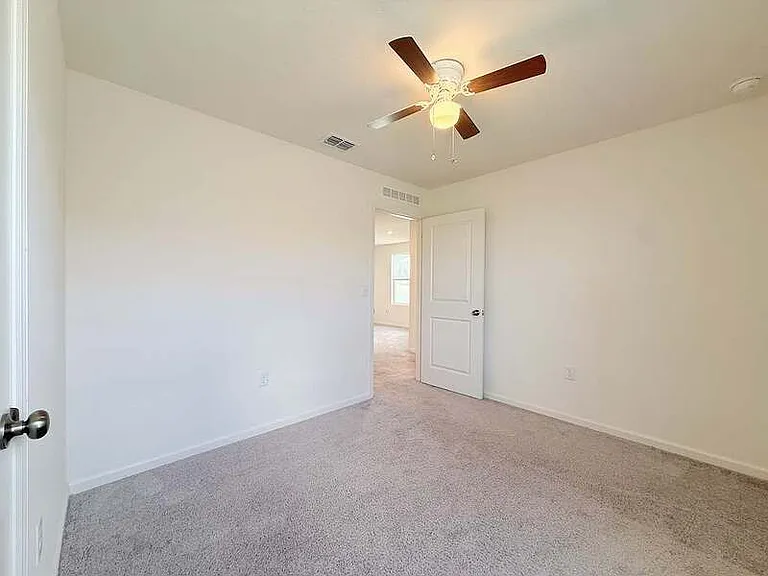 2068 Kentucky Rd — Photo 37