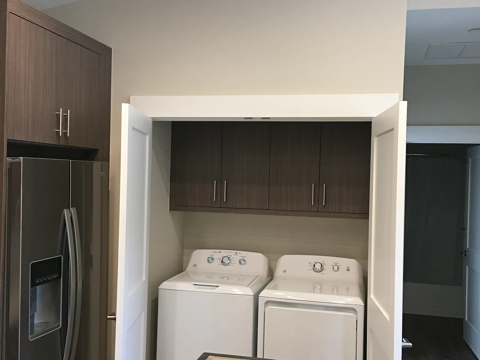 2 bed, 1045 sqft, $3,000 — Photo 3