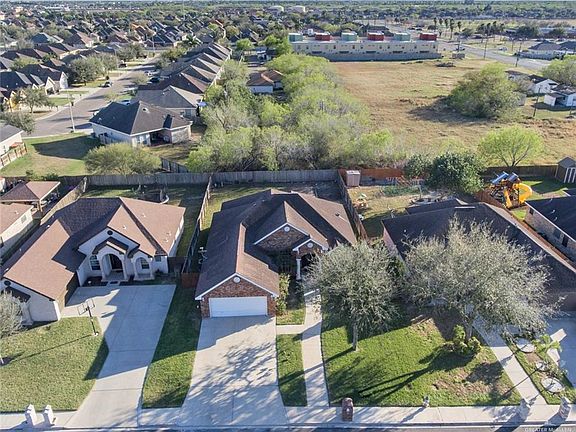 3rd image of 3502 Ginger Ave