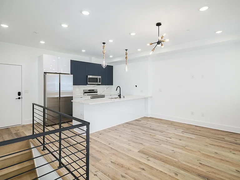 2602 W Oxford St #1 — Photo 8
