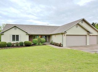 2704 Pioneer Point Rd, Galena, MO 65656
