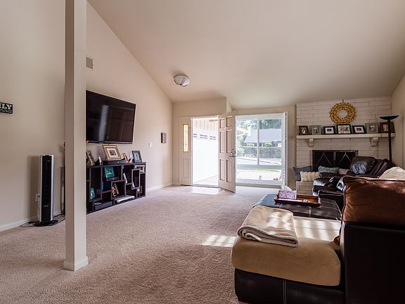 2nd image of 3248 Petunia Ct