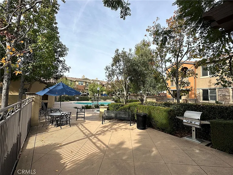 611 McKenna St — Photo 20