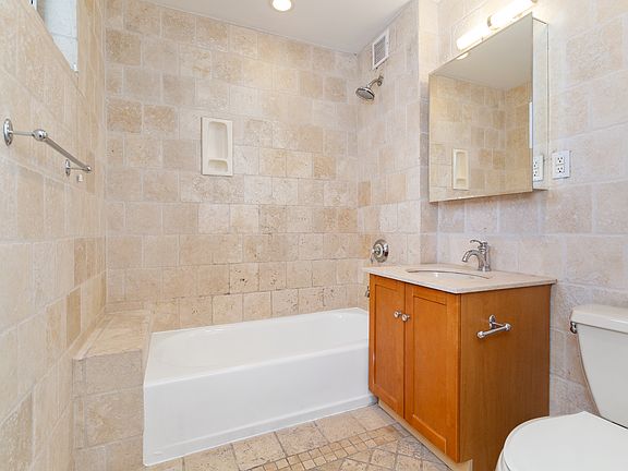 5th image of 143 Mulberry St APT 3B