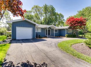1430 Algonquin Dr, Schaumburg, IL