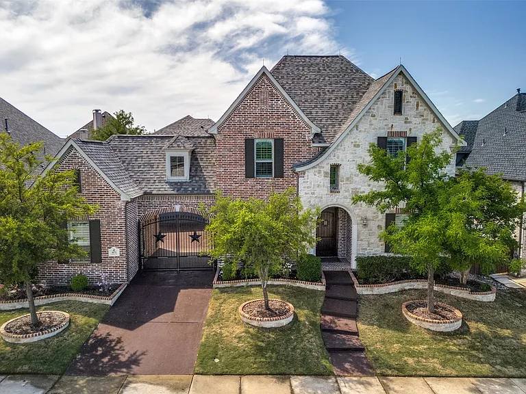 1071 Jennala Dr — Photo 32