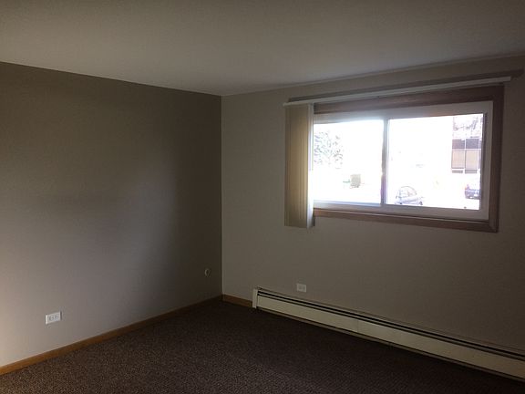 5th image of 16733 Forest Ave APT 1N