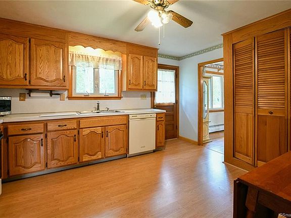 4th image of 42 Parkwood Dr