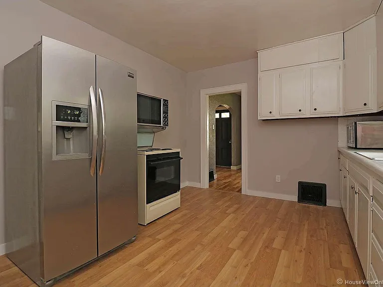 1435 Rose St — Photo 4