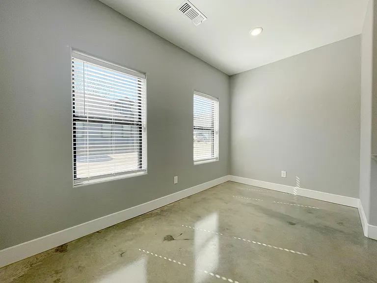 1215 Oak Dr #103 — Photo 17