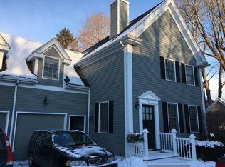 33 Pleasant St, Manchester, MA 01944