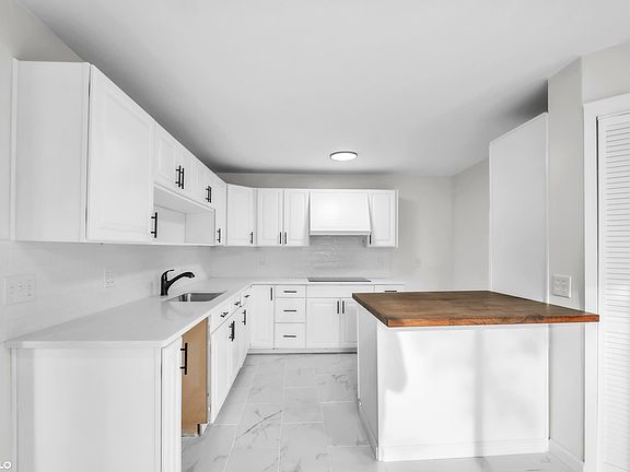 2nd image of 517 Rhodes St