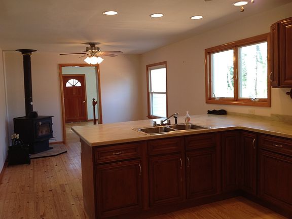 5th image of 21701 Sunnyside Ave