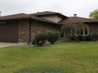 10S456 Havens Dr, Downers Grove, IL 60516