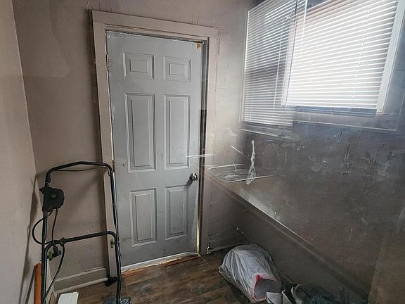4th image of 795-797 E Deshler Ave