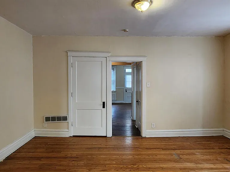 3702 Bates St #2F — Photo 1