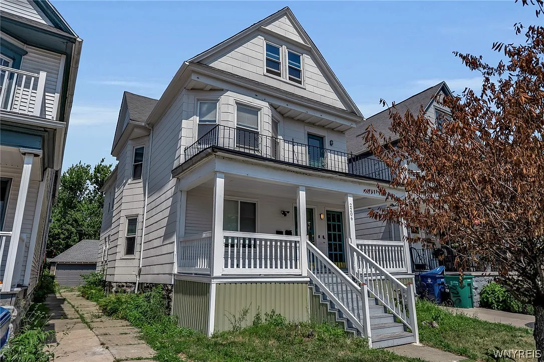 3 bed, 1.0 bath, 1632 sqft, $1,875 — Photo 1