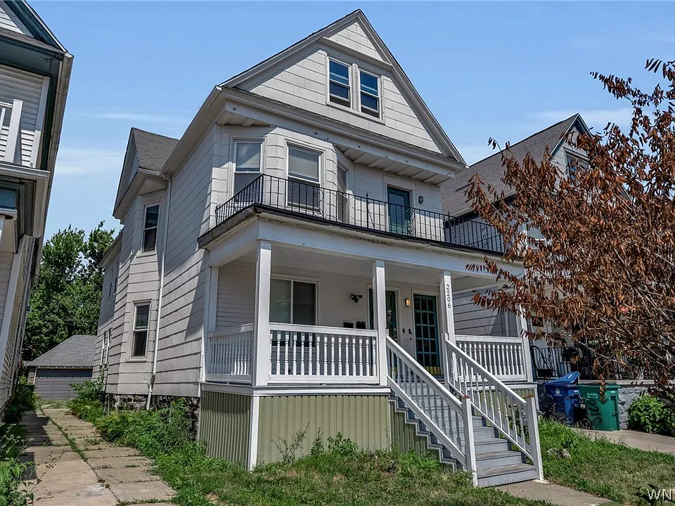 2206 Main St #2