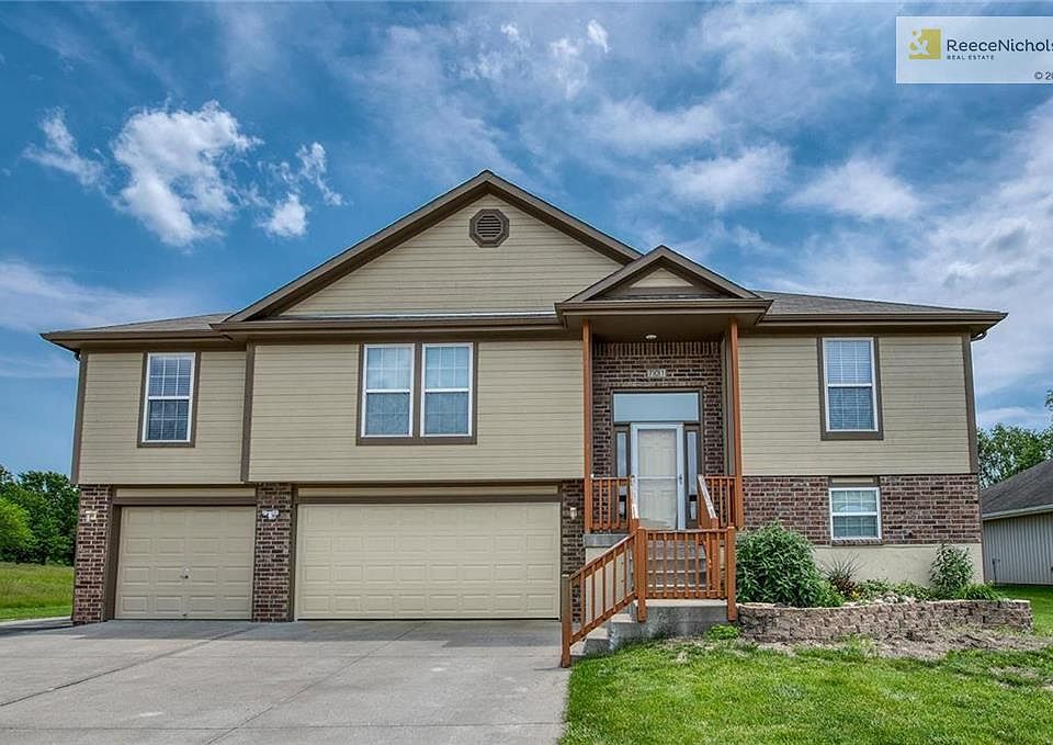 1st image of 701 SW Harvest Cir