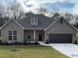 118 Kambry Grove Dr, Huntsville, AL 35811