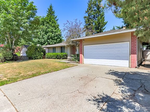 3rd image of 15836 SE Fairwood Boulevard