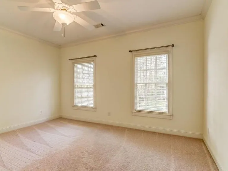 704 Longleaf Dr NE — Photo 23