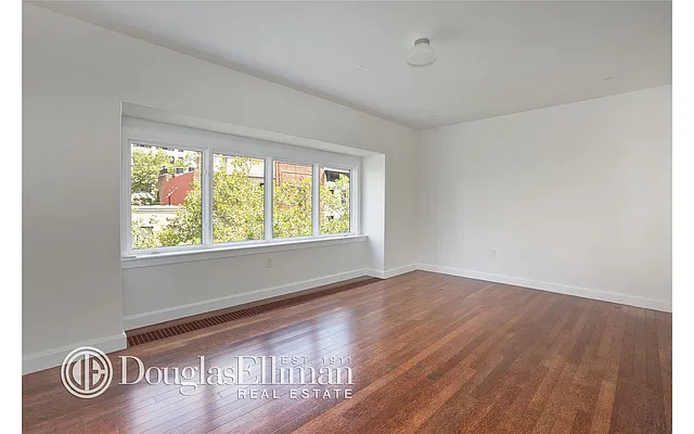 Sold by Douglas Elliman | media 14