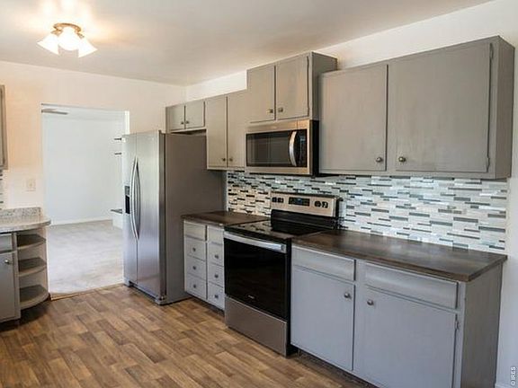 2nd image of 809 Linda St