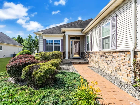 20 Donatello Drive, Manchester, NJ 08759