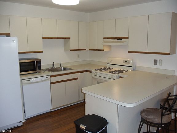 5th image of 161 Oakland Ct Unit 9